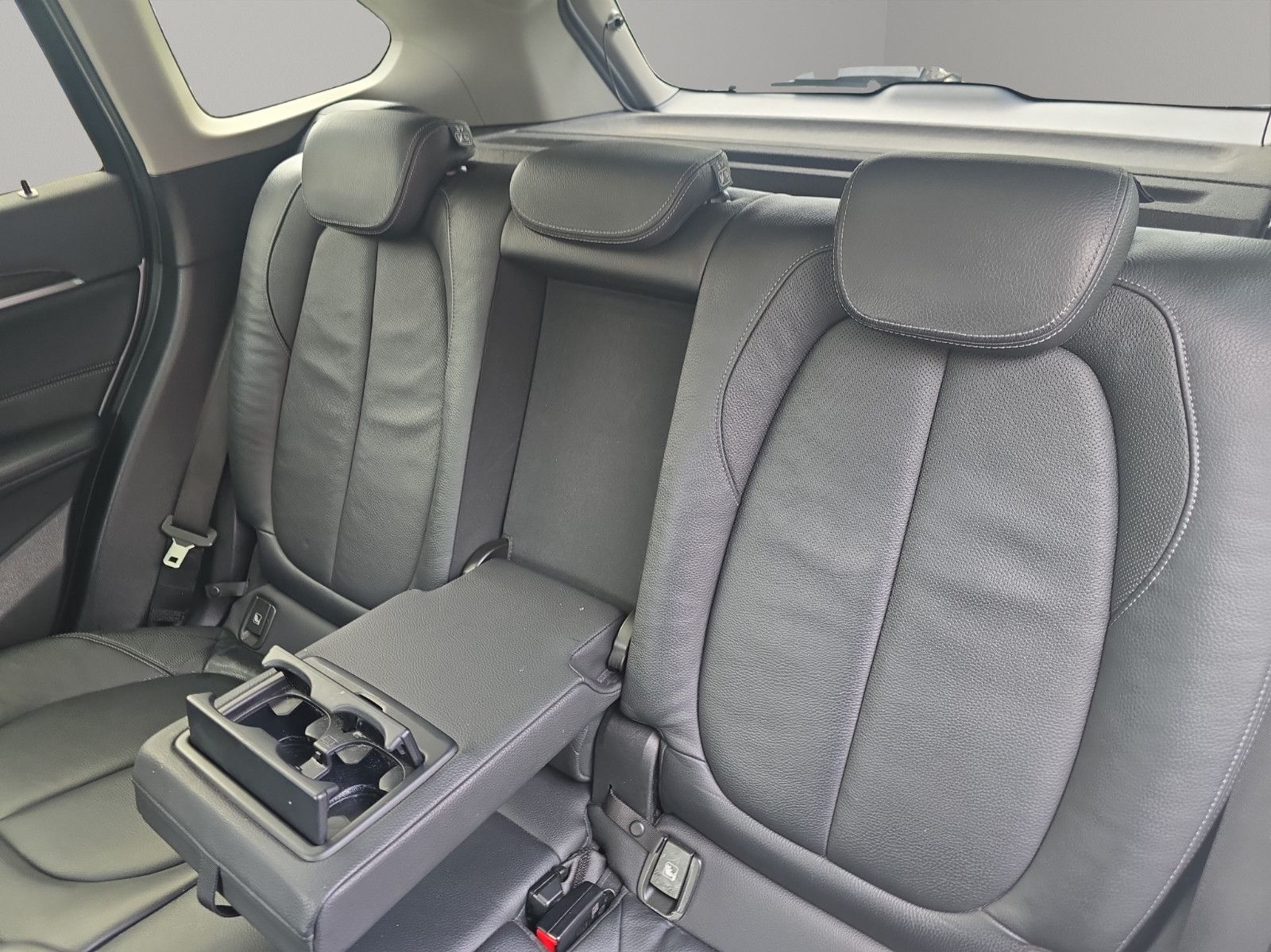 Fahrzeugabbildung BMW X1 xDrive 18 d Sport Line Advantage Parkassiste