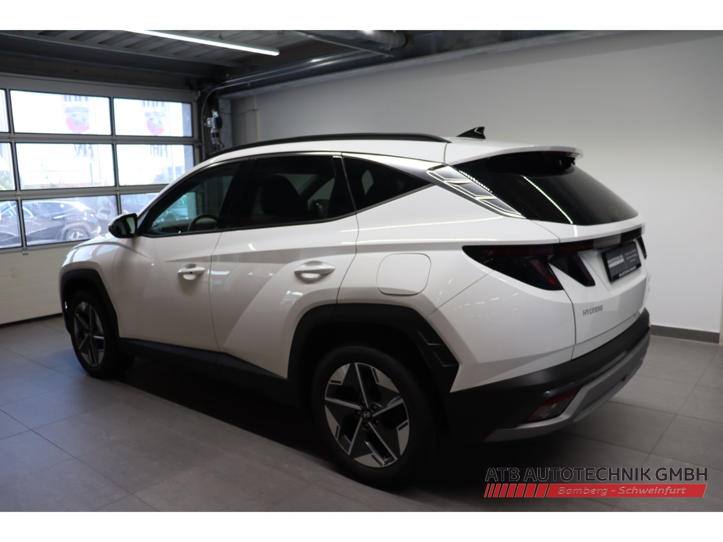 Fahrzeugabbildung Hyundai Tucson Trend PHEV 1.6 T-GDi 6-AT 4WD Navi Digita