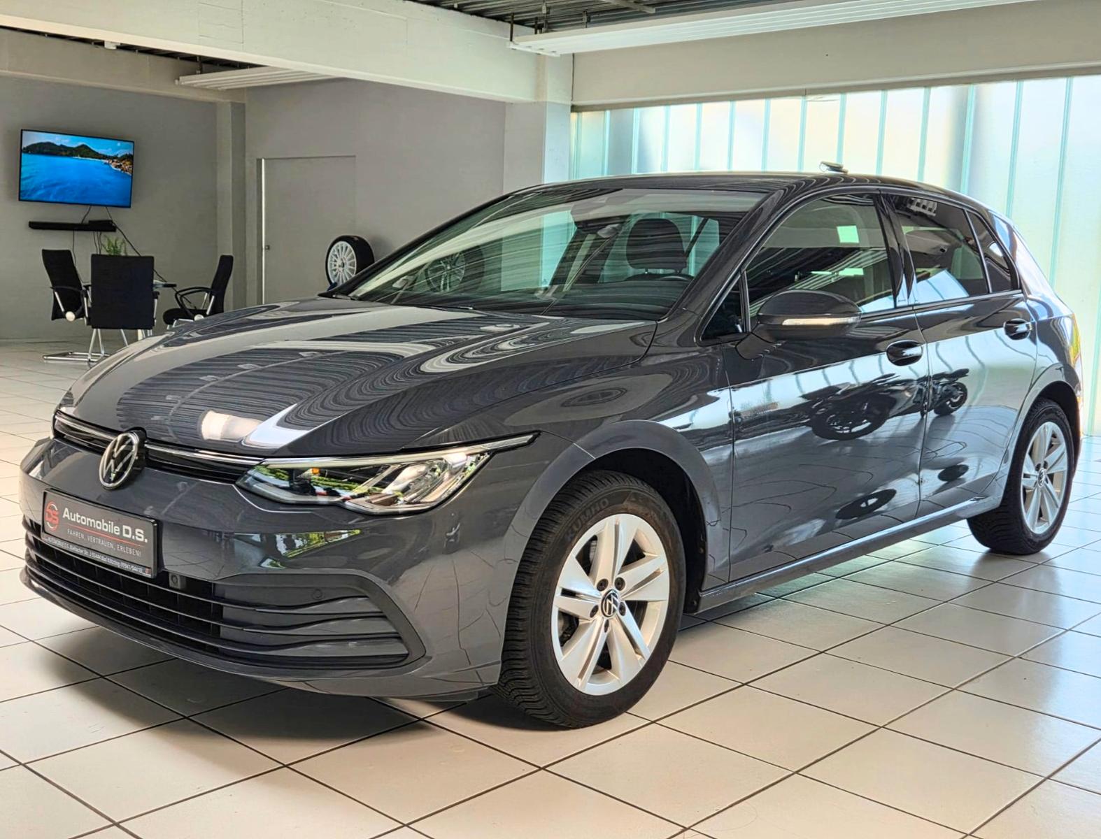 Volkswagen Golf VIII Lim. Life +ACC+ +NAVI+ +VIRTUAL+ +PDC+