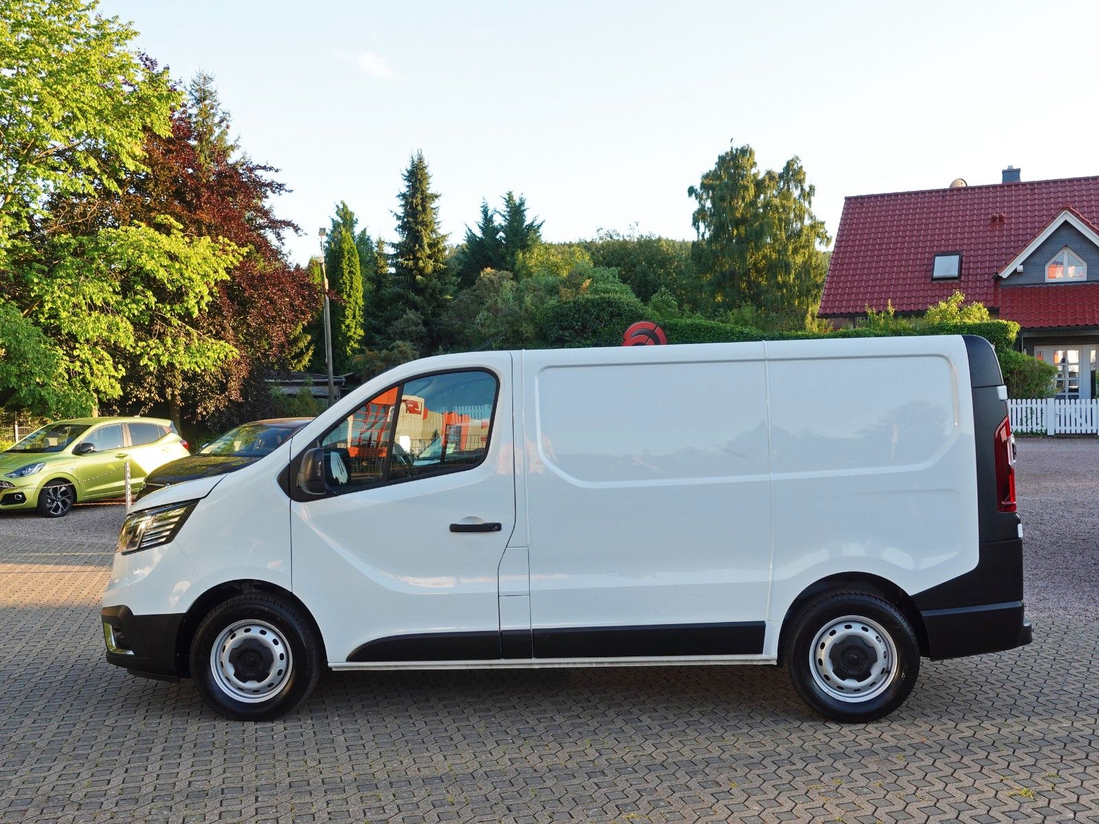 Fahrzeugabbildung Renault Trafic 2.0 Blue dCI Klima/Navi/EASYLINKL1H1 2,8t