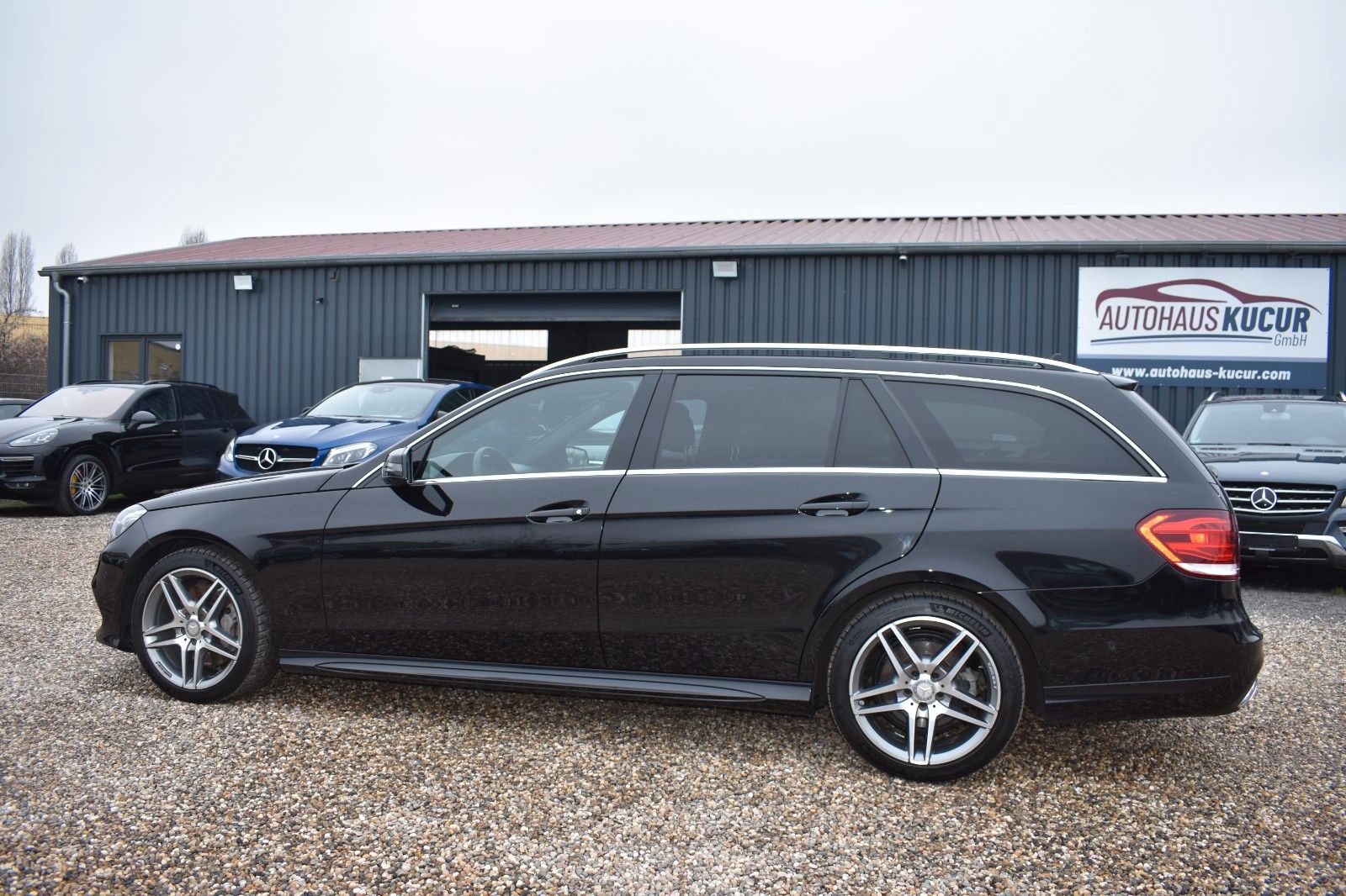 Fahrzeugabbildung Mercedes-Benz E 400 T Edition 4Matic AMG Night-Paket AHK