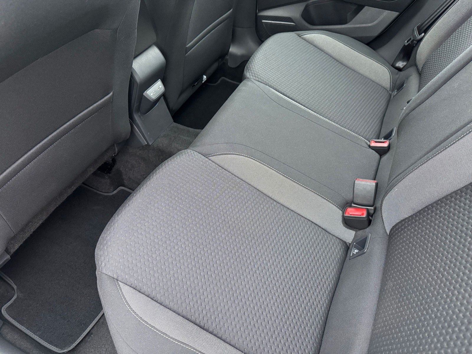 Fahrzeugabbildung Volkswagen Polo Life 1.0 MPI