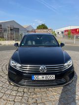 Volkswagen Touareg R-Line 3.0 V6 TDI Vollausstattung - Volkswagen Touareg in Nürnberg