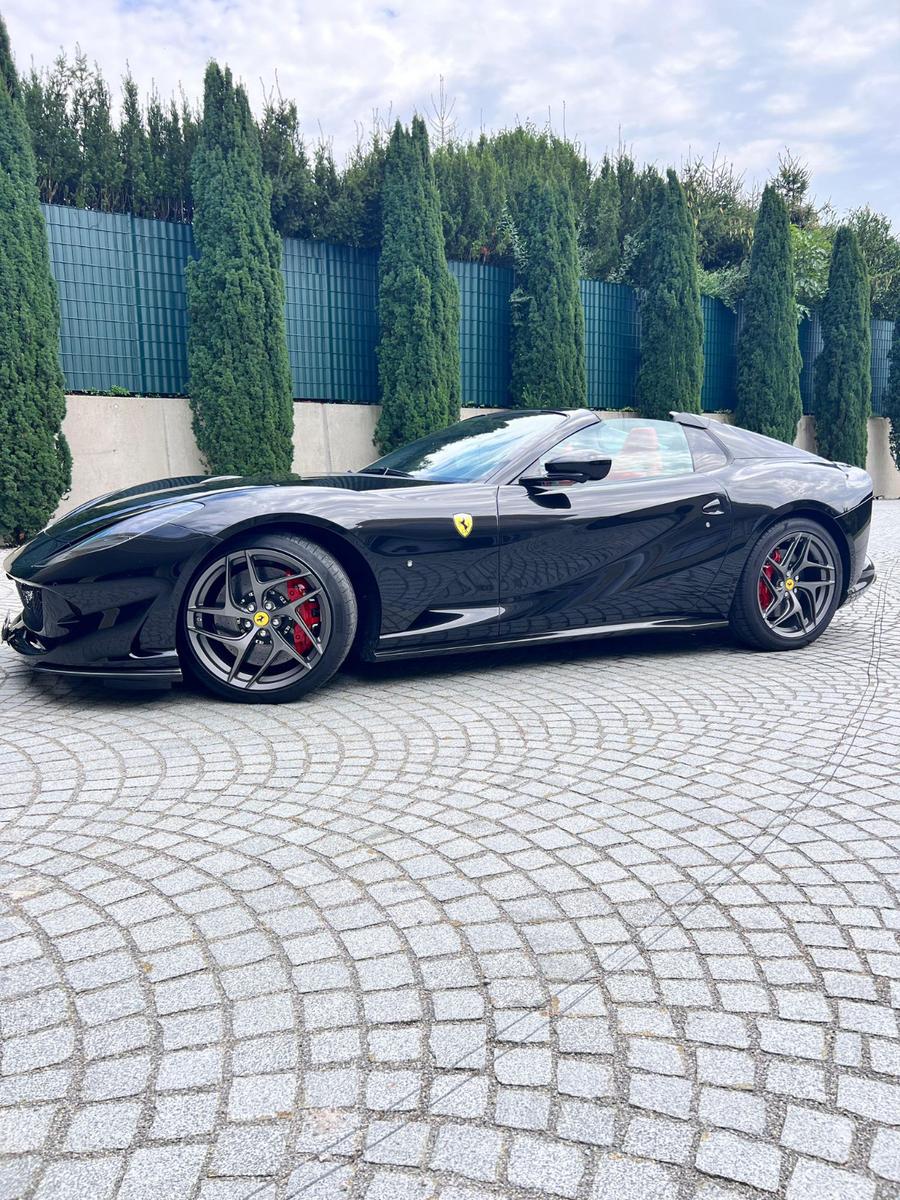 Ferrari 812