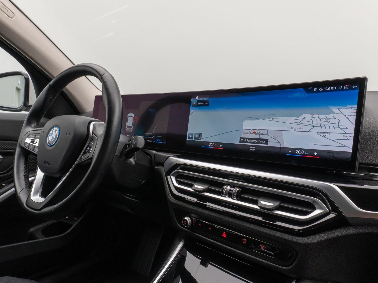 Fahrzeugabbildung BMW 320e DAB CockPitPlus PDC Geschwindigkeitsreg LED
