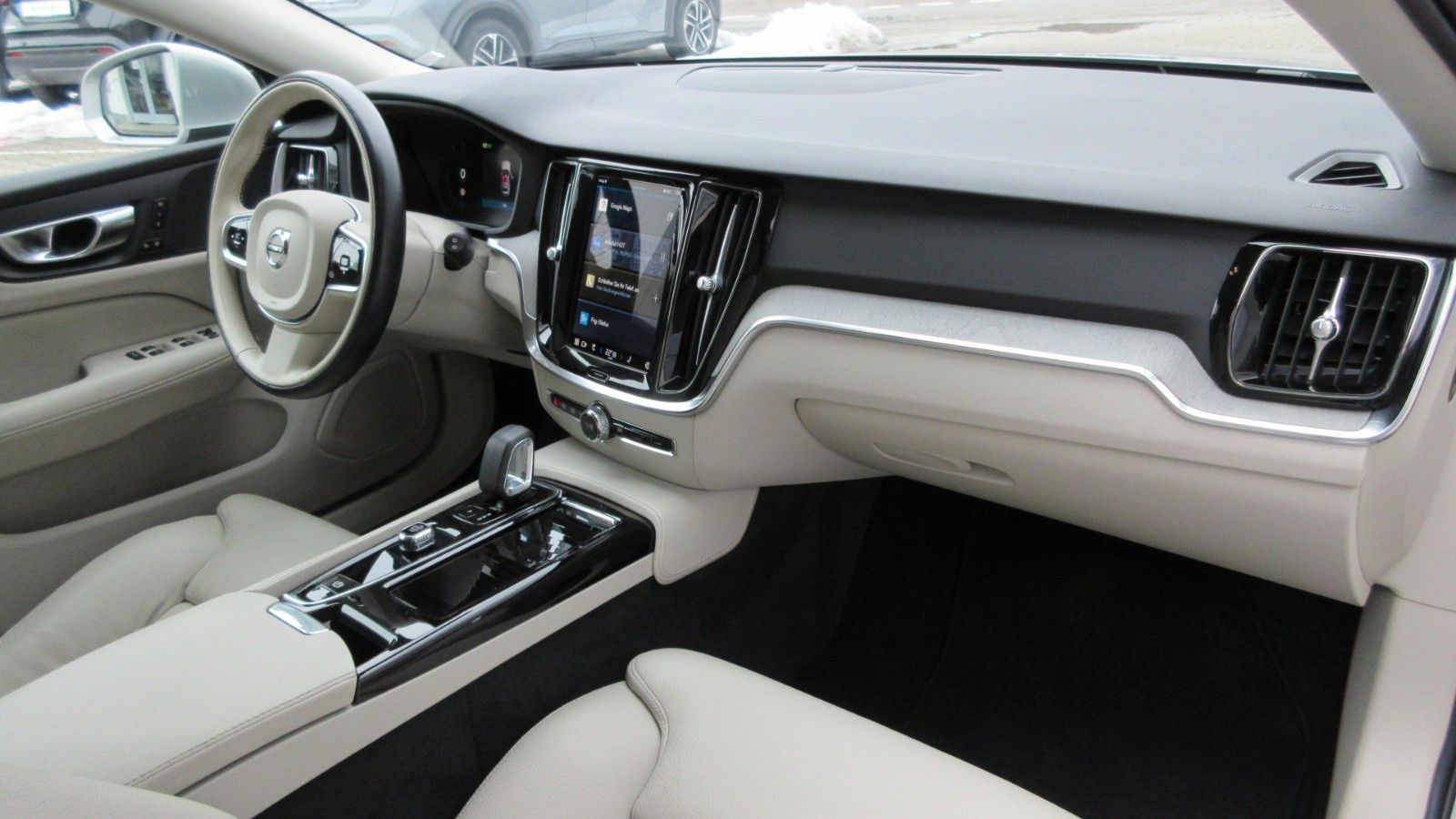 Fahrzeugabbildung Volvo V60 T8 Plus Bright | AHK |