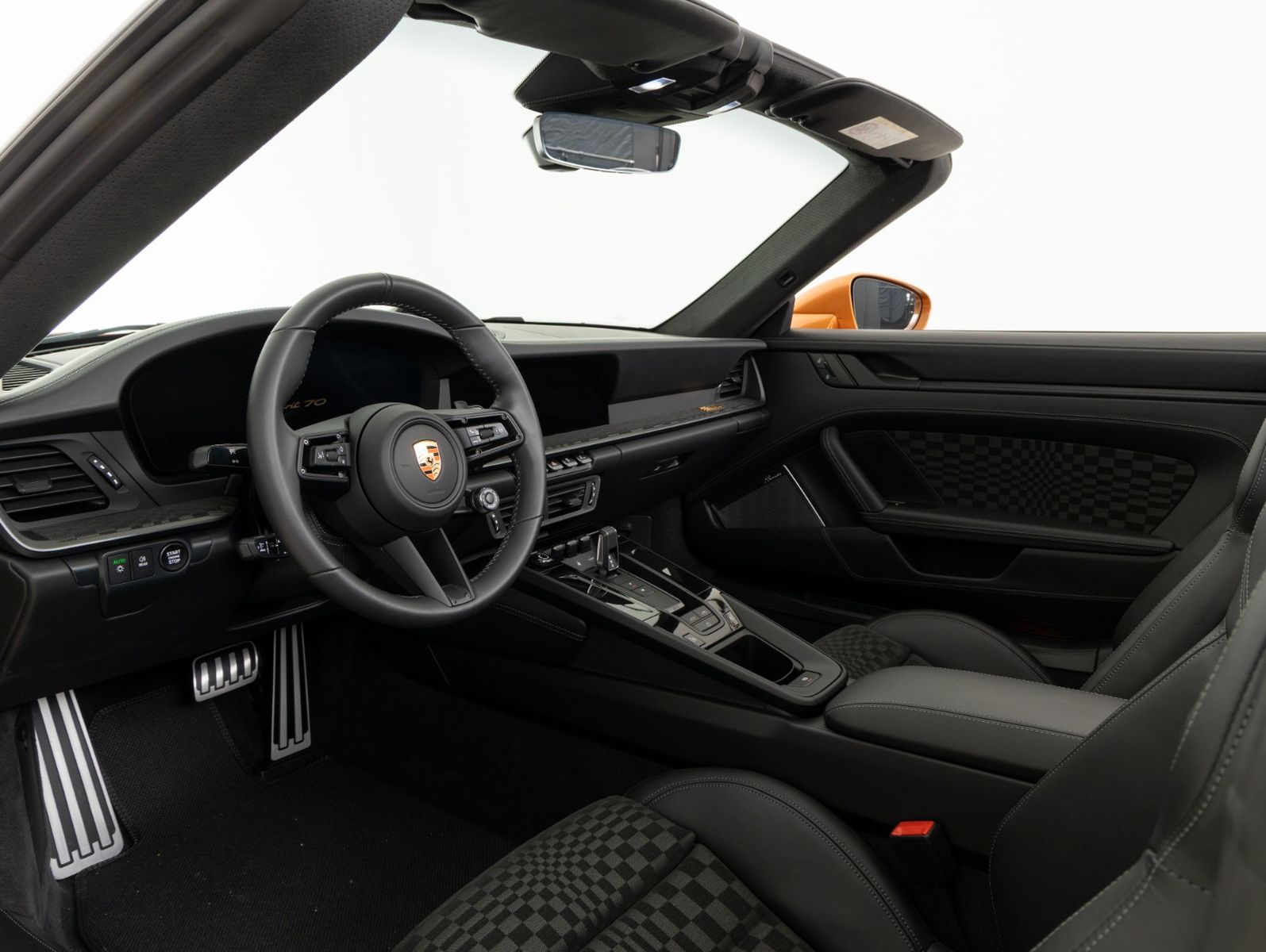 Porsche 911 Spirit 70 | PTS Nordic Gold | PCCB | Lift imagem 3