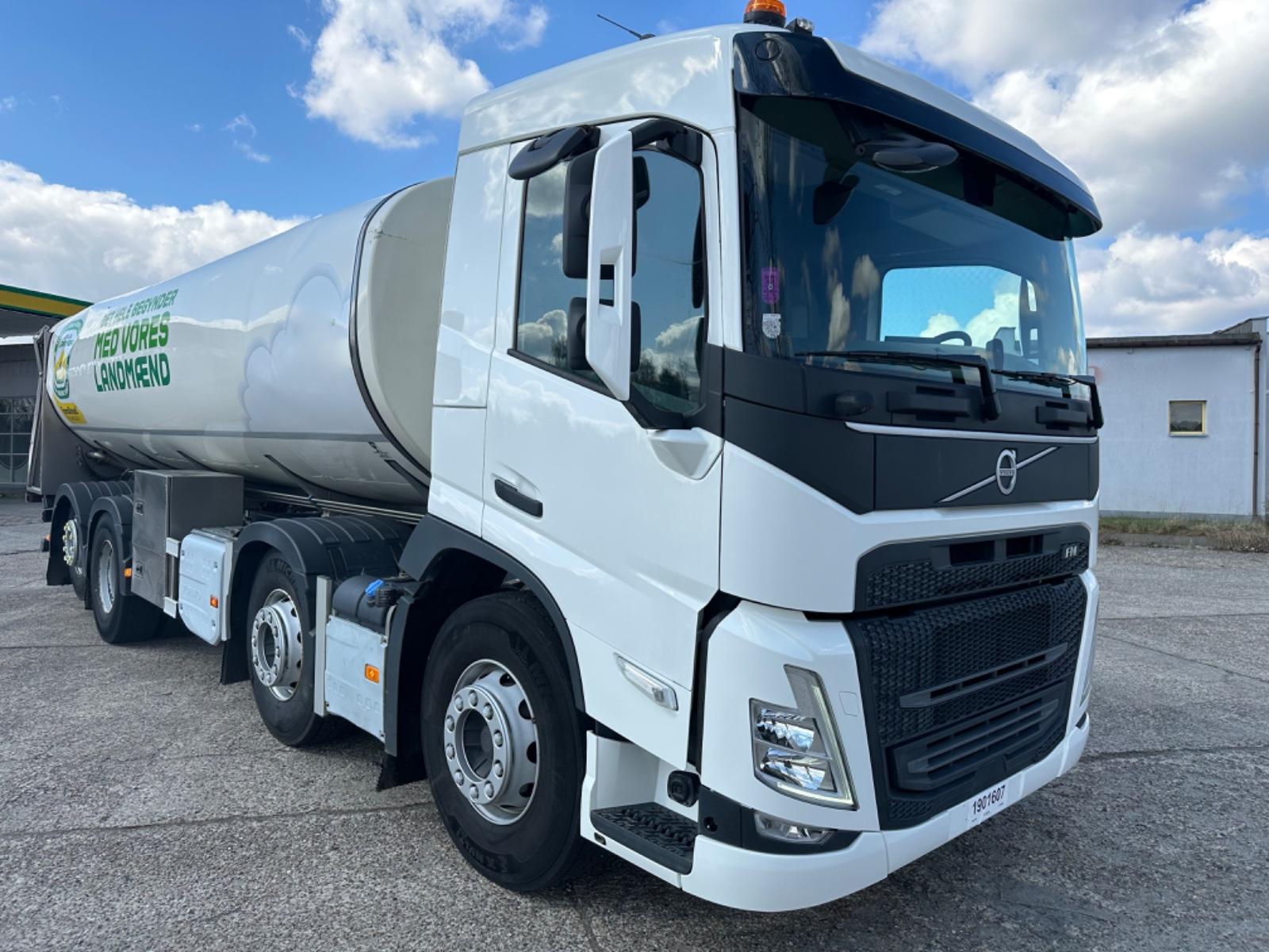 Volvo FM  500  8X2  CHASSIS