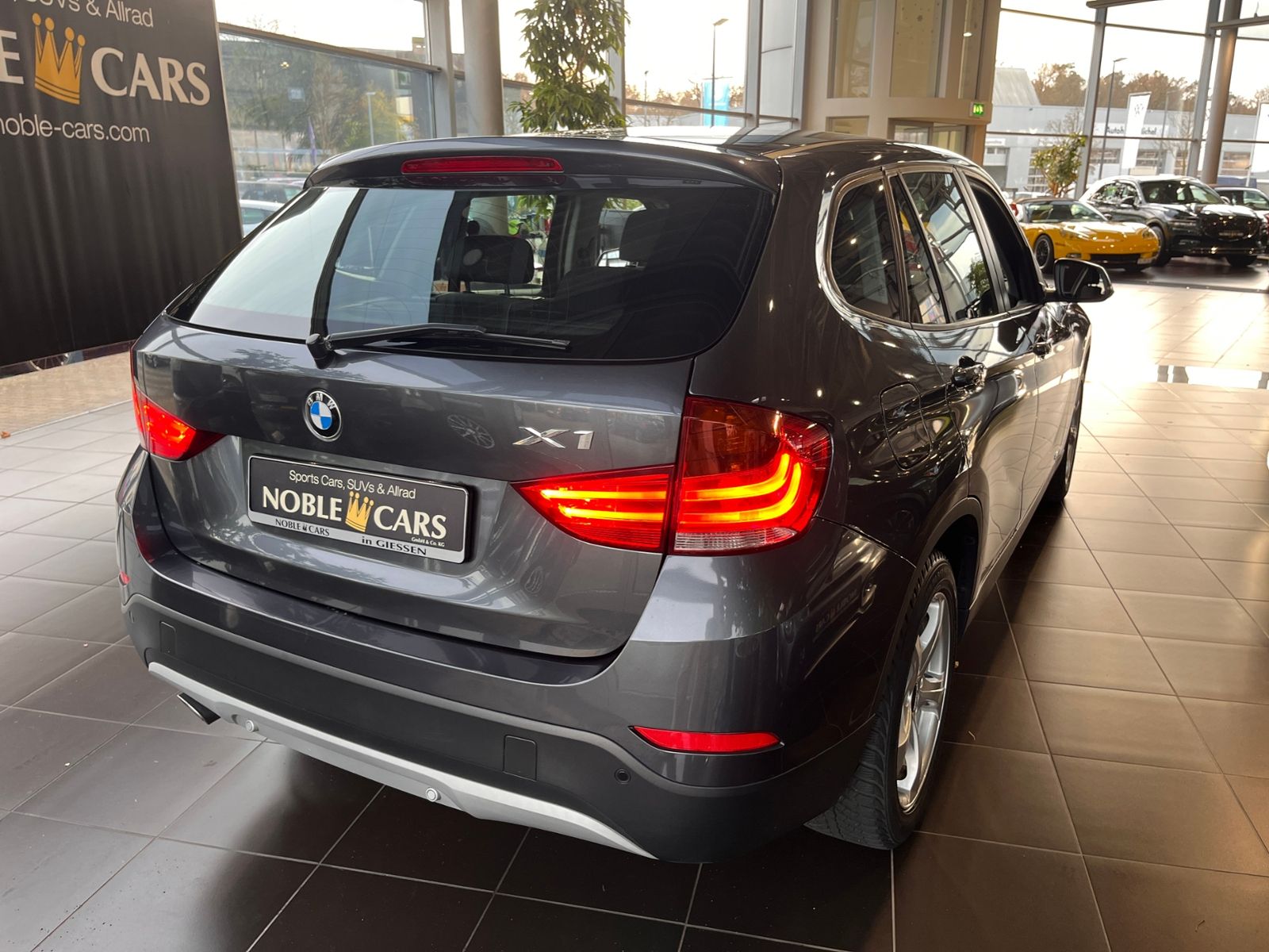 Fahrzeugabbildung BMW X1 18 i sDrive KLIMA SHZ