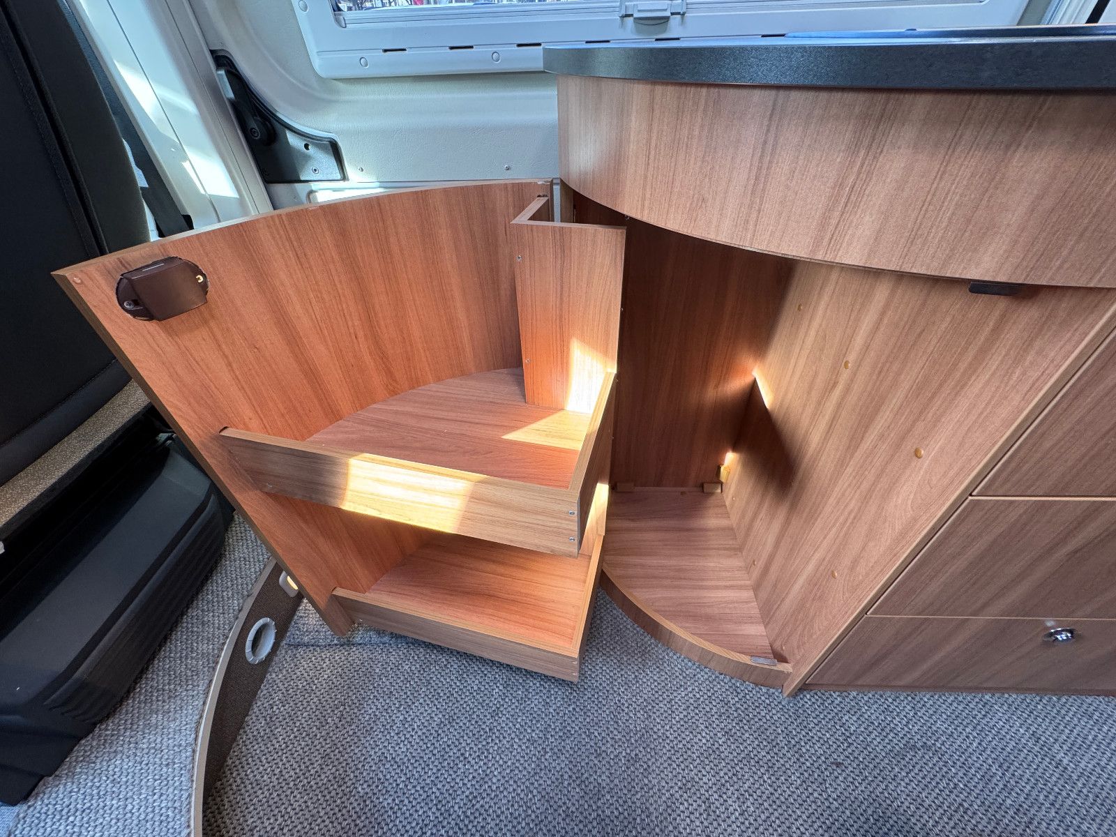 Fahrzeugabbildung Pössl SUMMIT 600 PLUS SOLAR TV AHK KAMERA NAVI SAT 1H