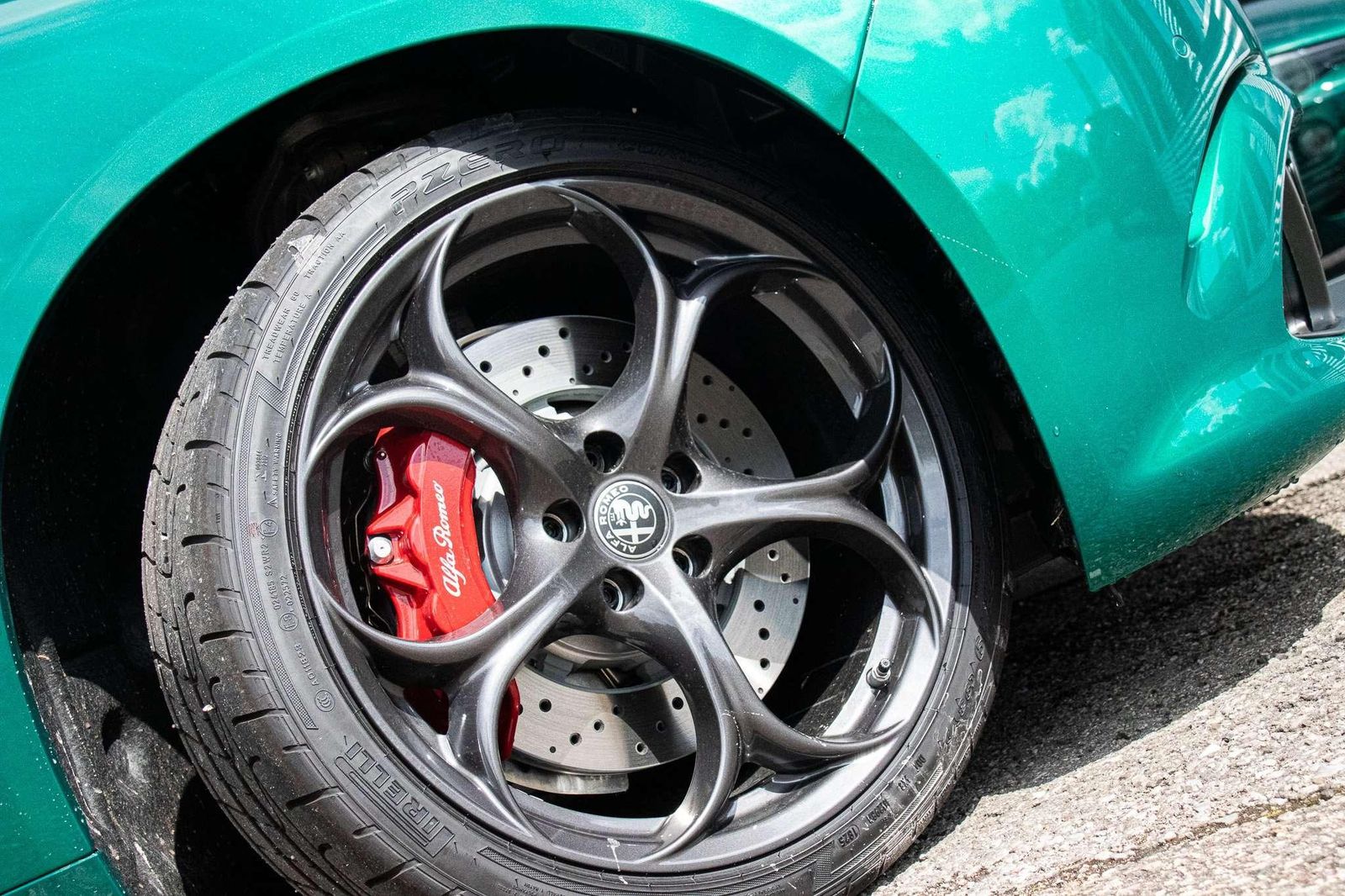 Fahrzeugabbildung Alfa Romeo Giulia Quadrifoglio 2,9l V6 vom AR Vertagshändle