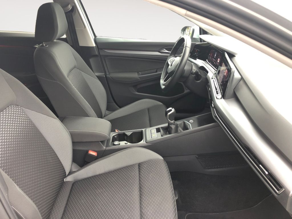 Fahrzeugabbildung Volkswagen Golf Variant 2.0 TDI Life AHZV ACC Navi