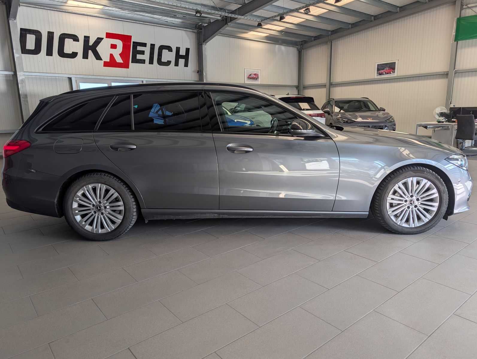 Fahrzeugabbildung Mercedes-Benz C 220 d T 4M Avantgard Night LED Pano Kamera AHK