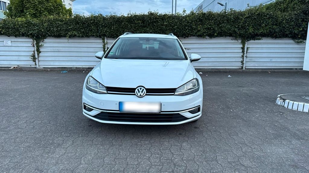Image of Volkswagen Golf