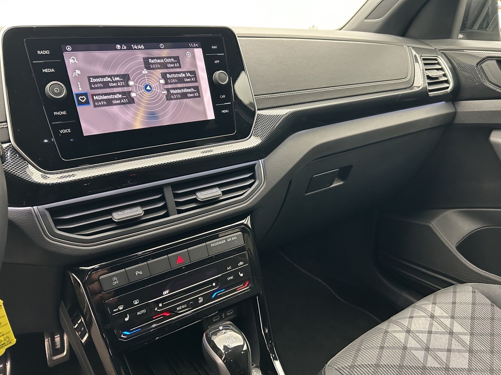 Volkswagen T-Cross - Bild 8