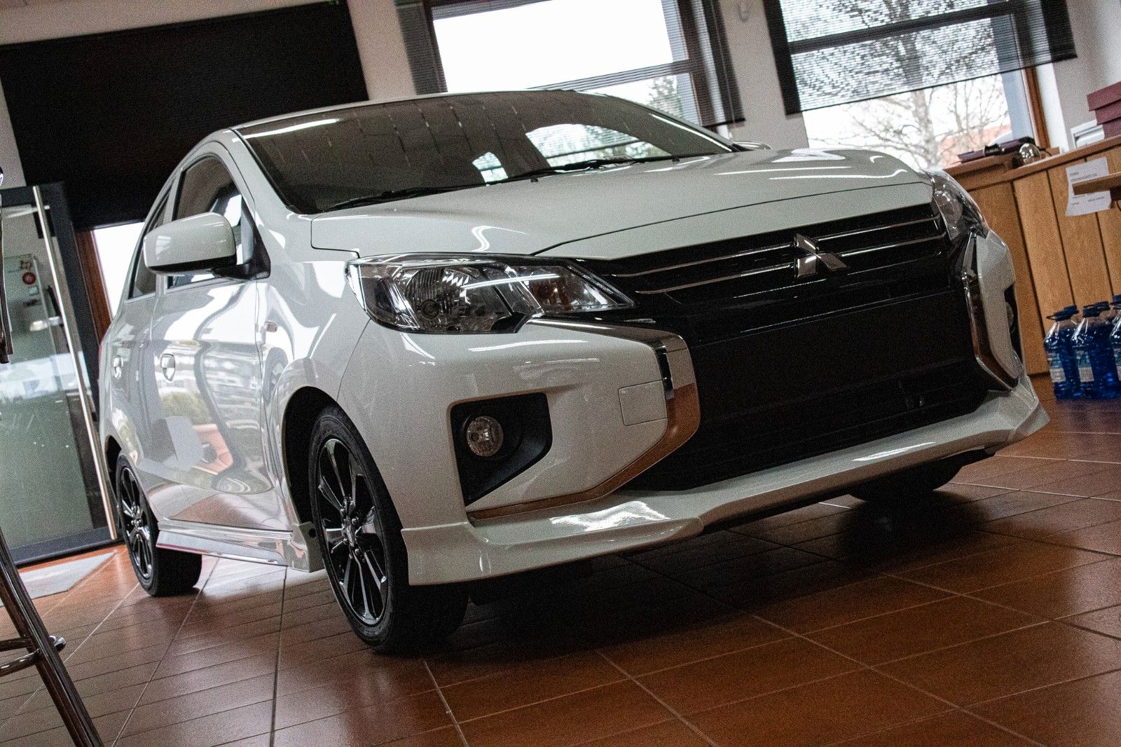 Fahrzeugabbildung Mitsubishi Space Star 1.2 Select Zeisberg Corse Edition