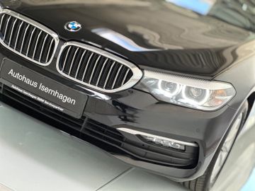 Fahrzeugabbildung BMW 520d Alarm ParkAssist Kamera LED LiveCockpitPlus