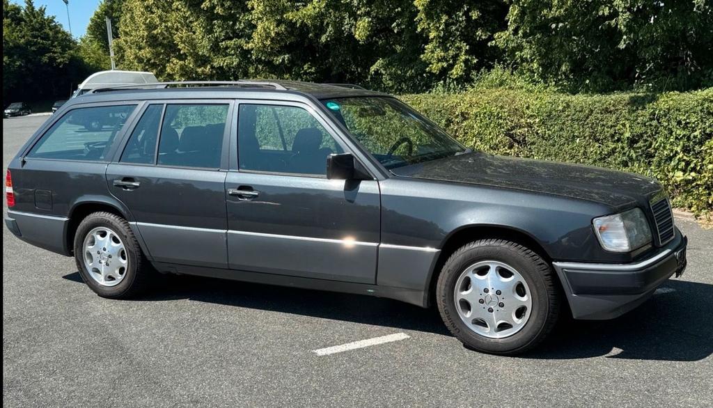 Mercedes-Benz E 320