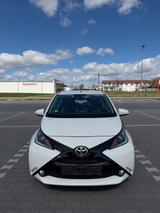 Toyota Aygo (X) 1,0-l-VVT-i x-play touch x-play touch - gebrauchte Toyota Aygo (X) aus dem Jahr 2015