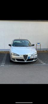 Alfa Romeo Verkaufe Alfa Romeo 147, Bj. 2007, 138.000 km - scheckheftgepflegte Alfa Romeo 147