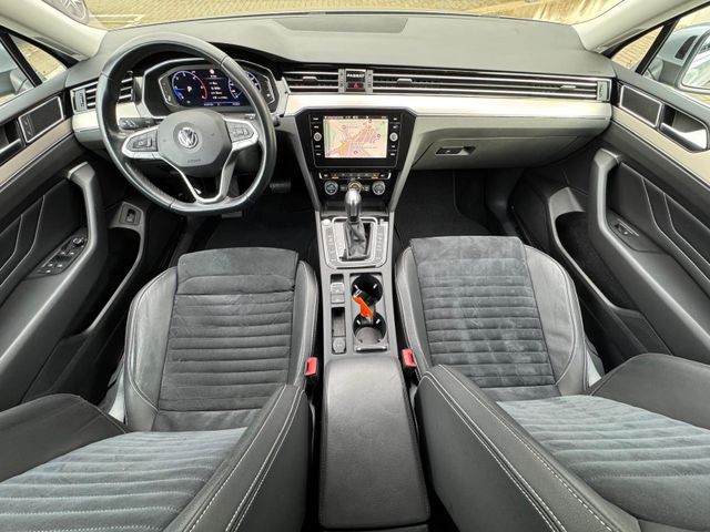 Passat Variant Elegance 2.0 TDI DSG ACC/AHK/RFK