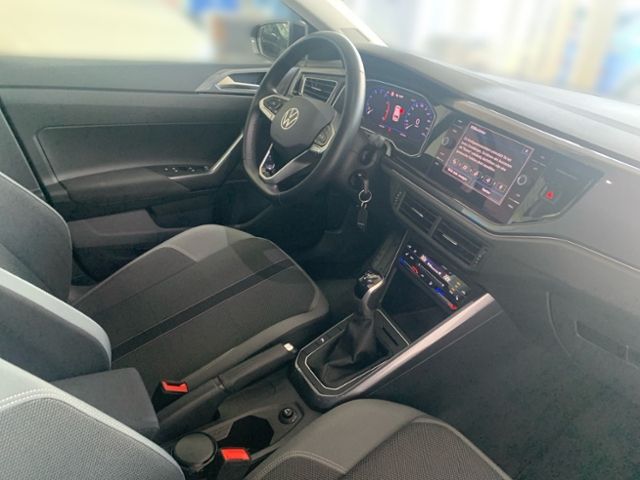 Fahrzeugabbildung Volkswagen Polo Style 1.0 TSI IQ.LIGHT NAVI KLIMA PDC SHZG