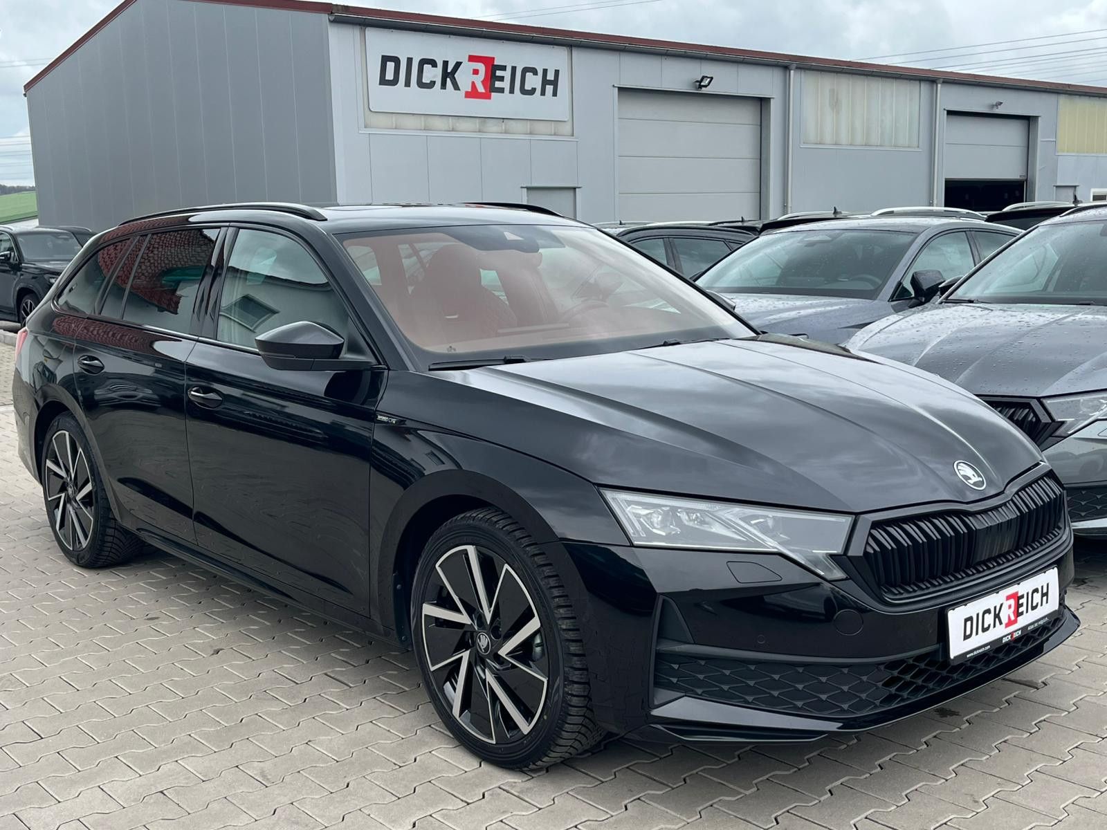 Fahrzeugabbildung SKODA Octavia 2.0 DSG Sportline MATRIX*PANO*CANT.*5J.G