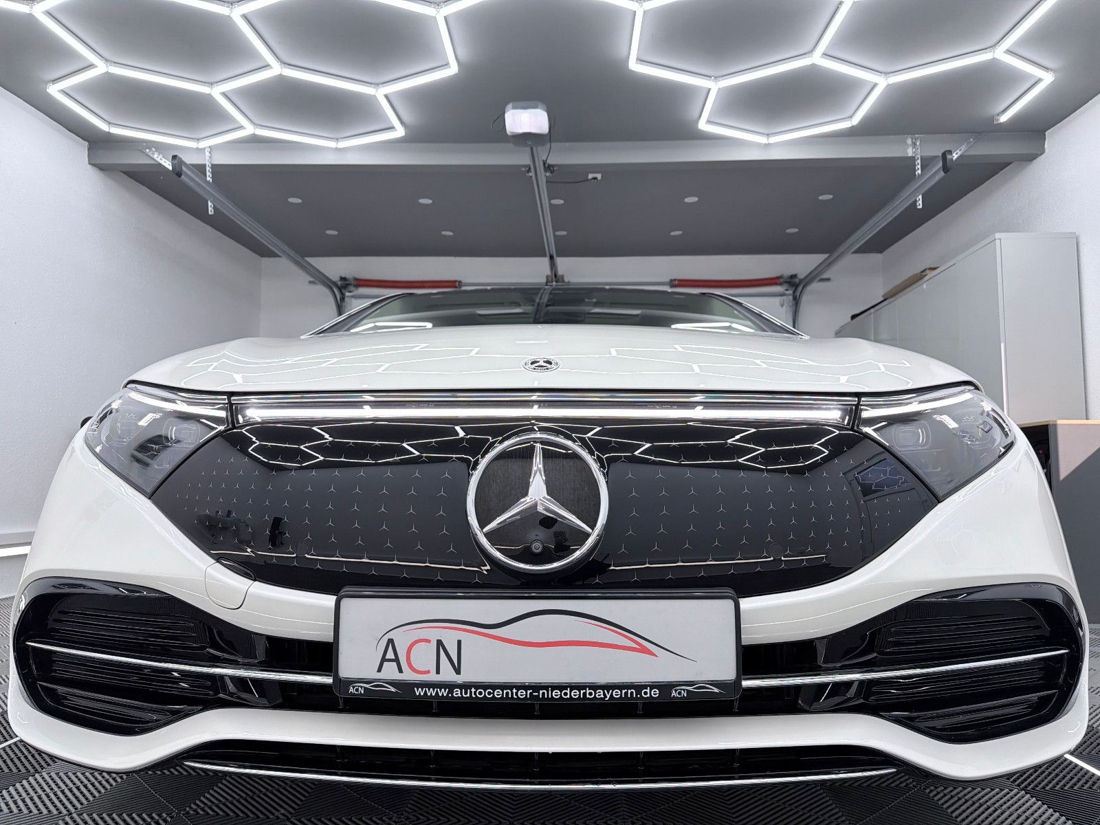 Fahrzeugabbildung Mercedes-Benz EQS EQS 580 4Matic/BURMESTER/HuD/PANO/98,5% SOH