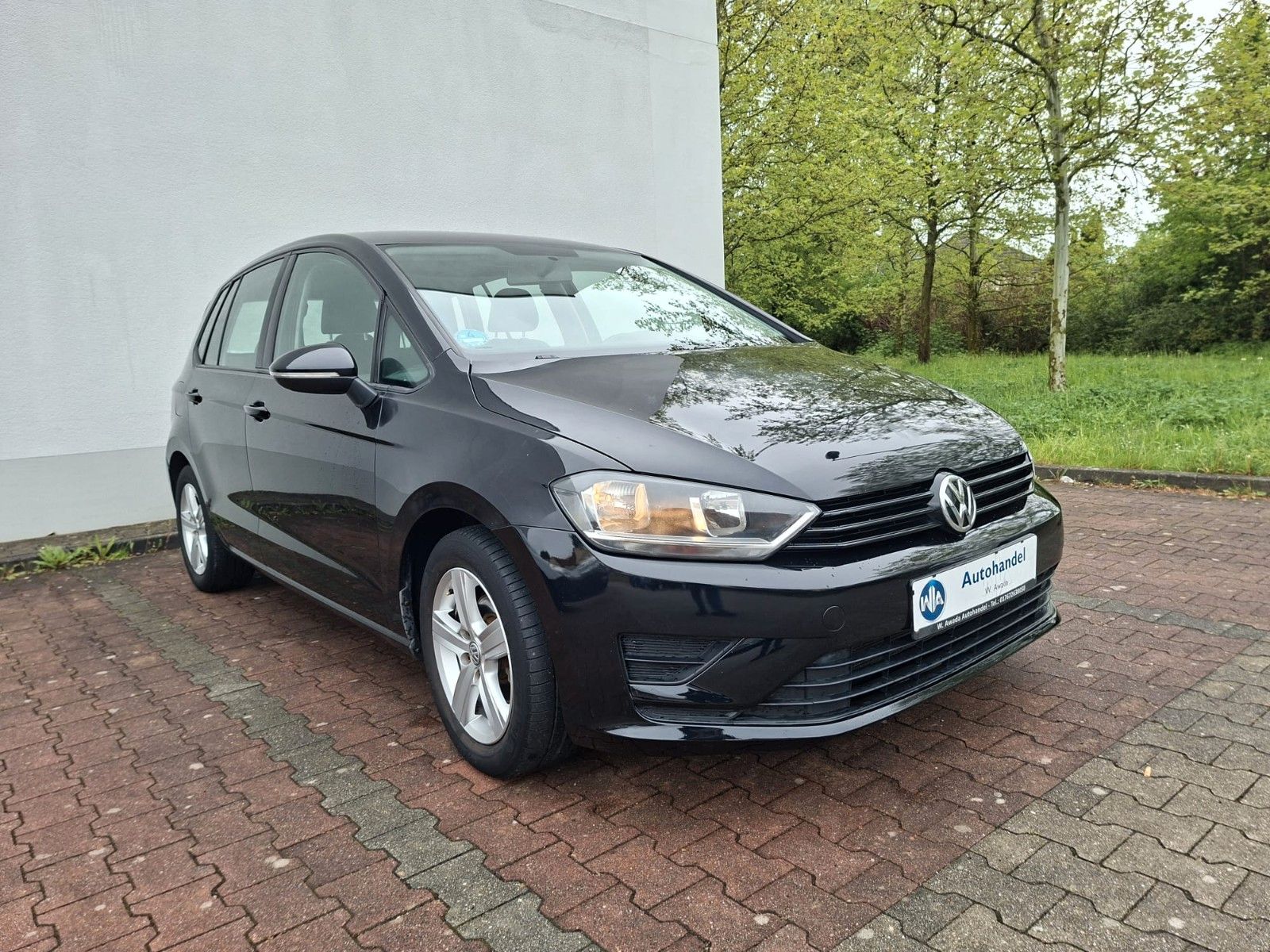 Volkswagen Golf - 1