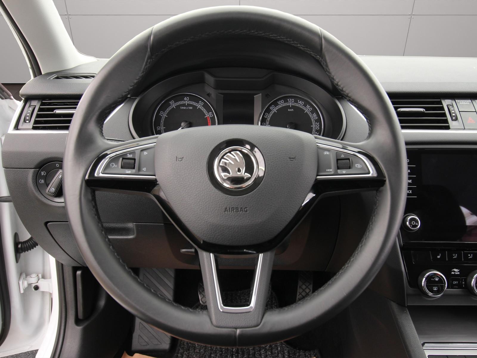 Skoda Octavia Combi 1.5 TSI Ambition SITZHEIZUNG+TEMPO