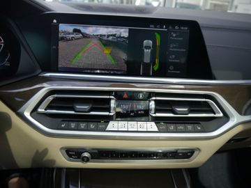 BMW X7 - 7