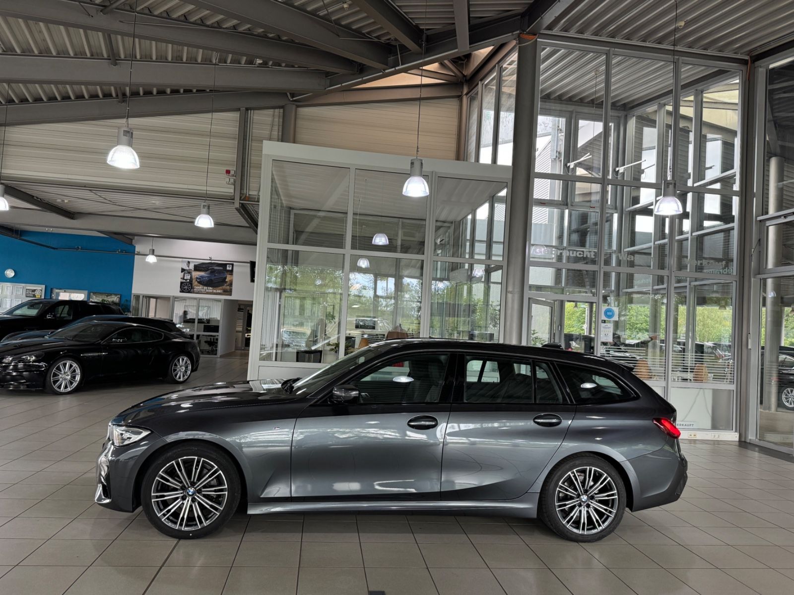 Fahrzeugabbildung BMW 320d M Sport SAG DAB Leder Individual Geschwindi