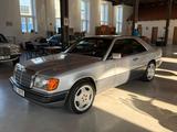 Mercedes-Benz W124 300-24 CE COUPE - Mercedes-Benz E 300 aus 1989