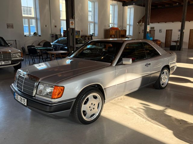 Mercedes-Benz W124 300-24 CE COUPE