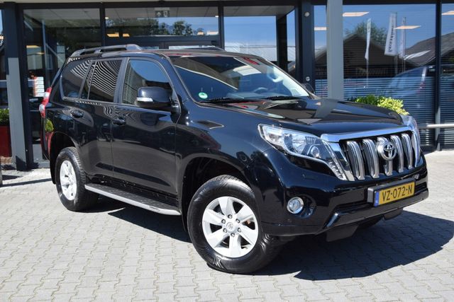 Toyota Land Cruiser 2.8 D-4D 5DRS VX A/T VAN MARGE 