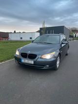 BMW e61 525i - BMW 525: E61