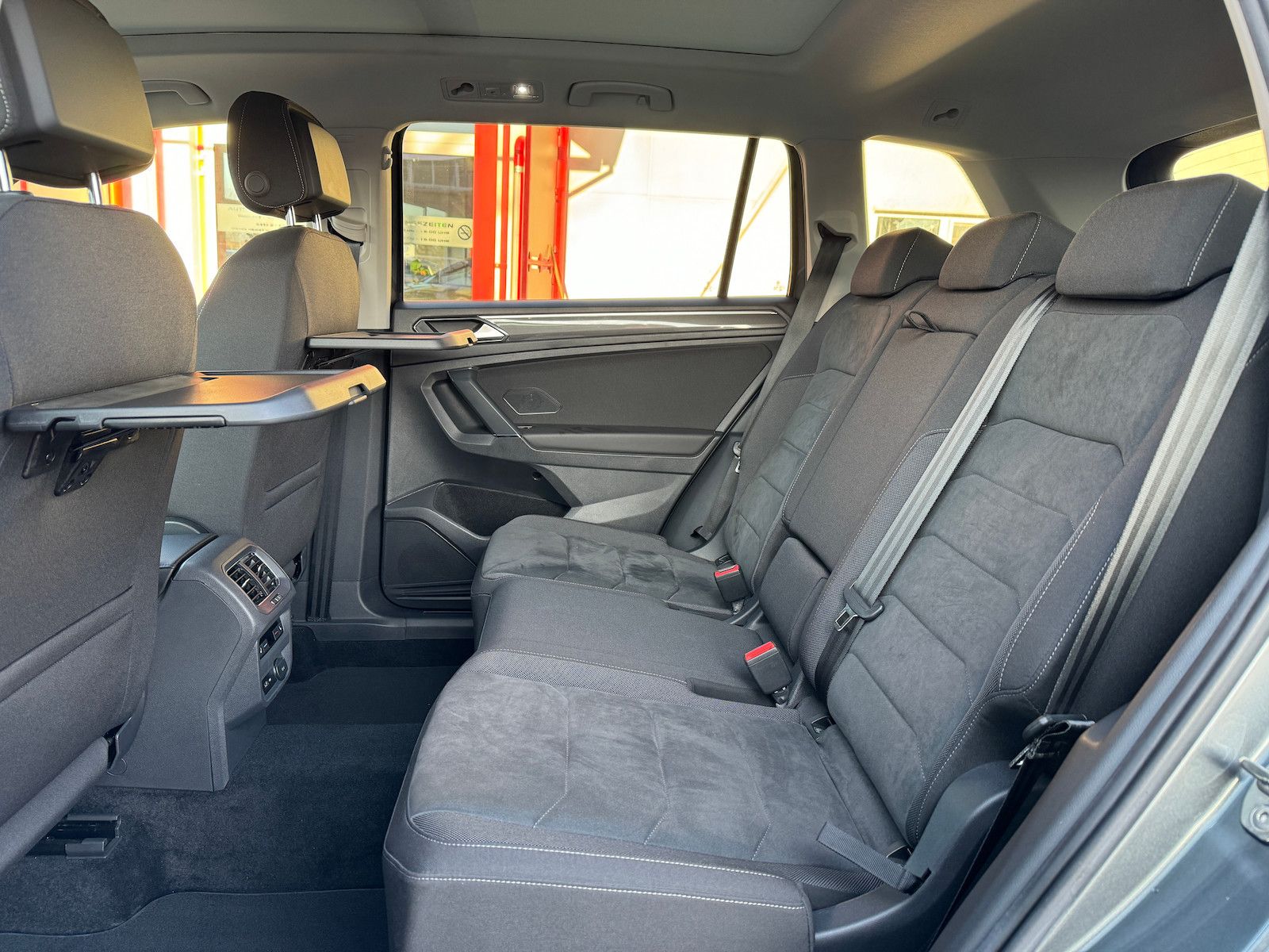 Fahrzeugabbildung Volkswagen Tiguan Allspace Highline 4M DSG /LED/Navi/Pano