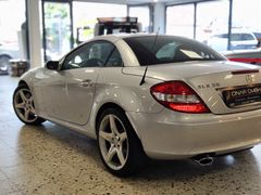 Fahrzeugabbildung Mercedes-Benz SLK 350 Roadster (BI-XENON/PDC/NAVI/LEDER/SHZ/AI