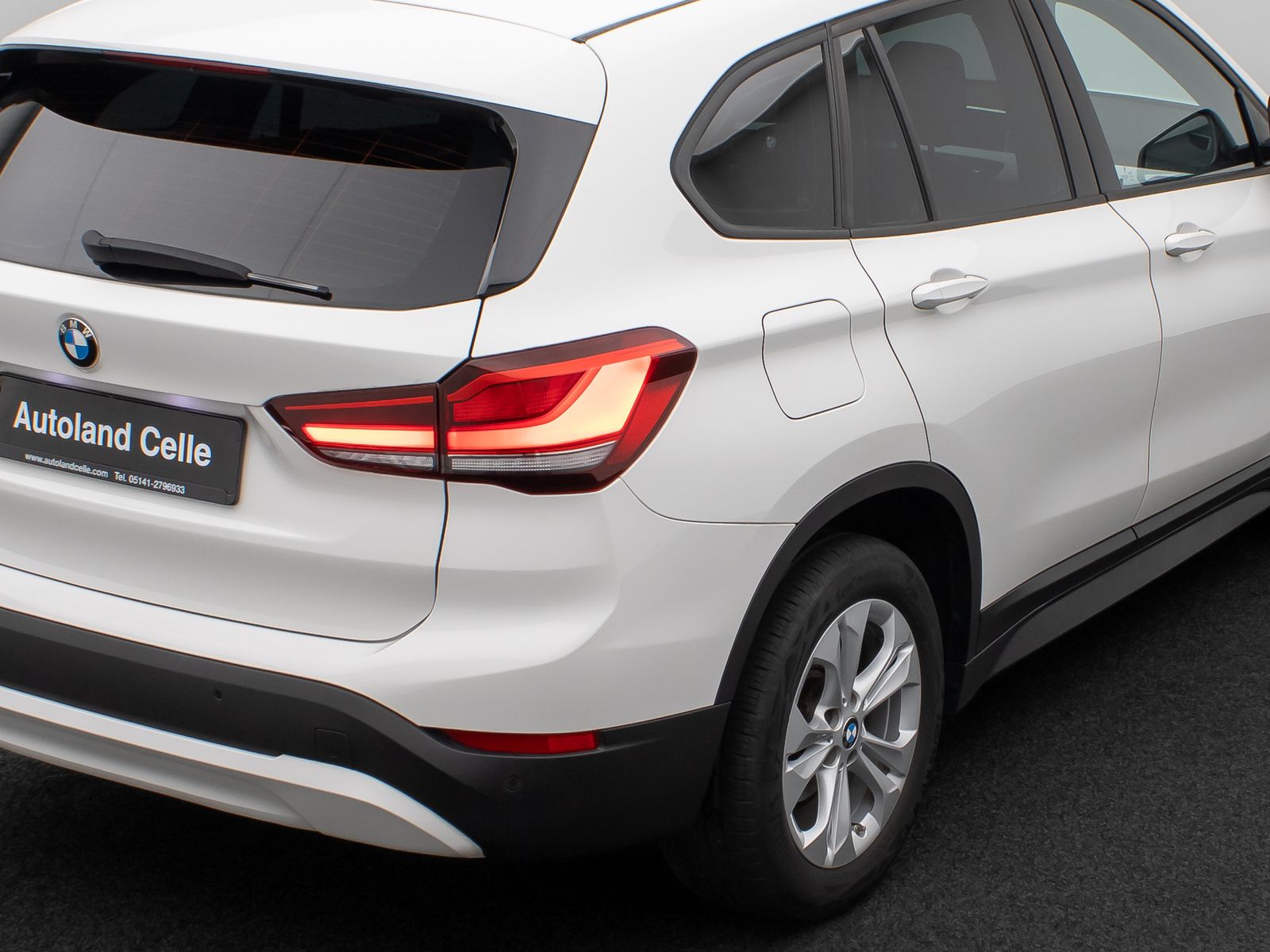 Fahrzeugabbildung BMW X1 sD18i Parkassistent DAB HiFi Navi LED Sport