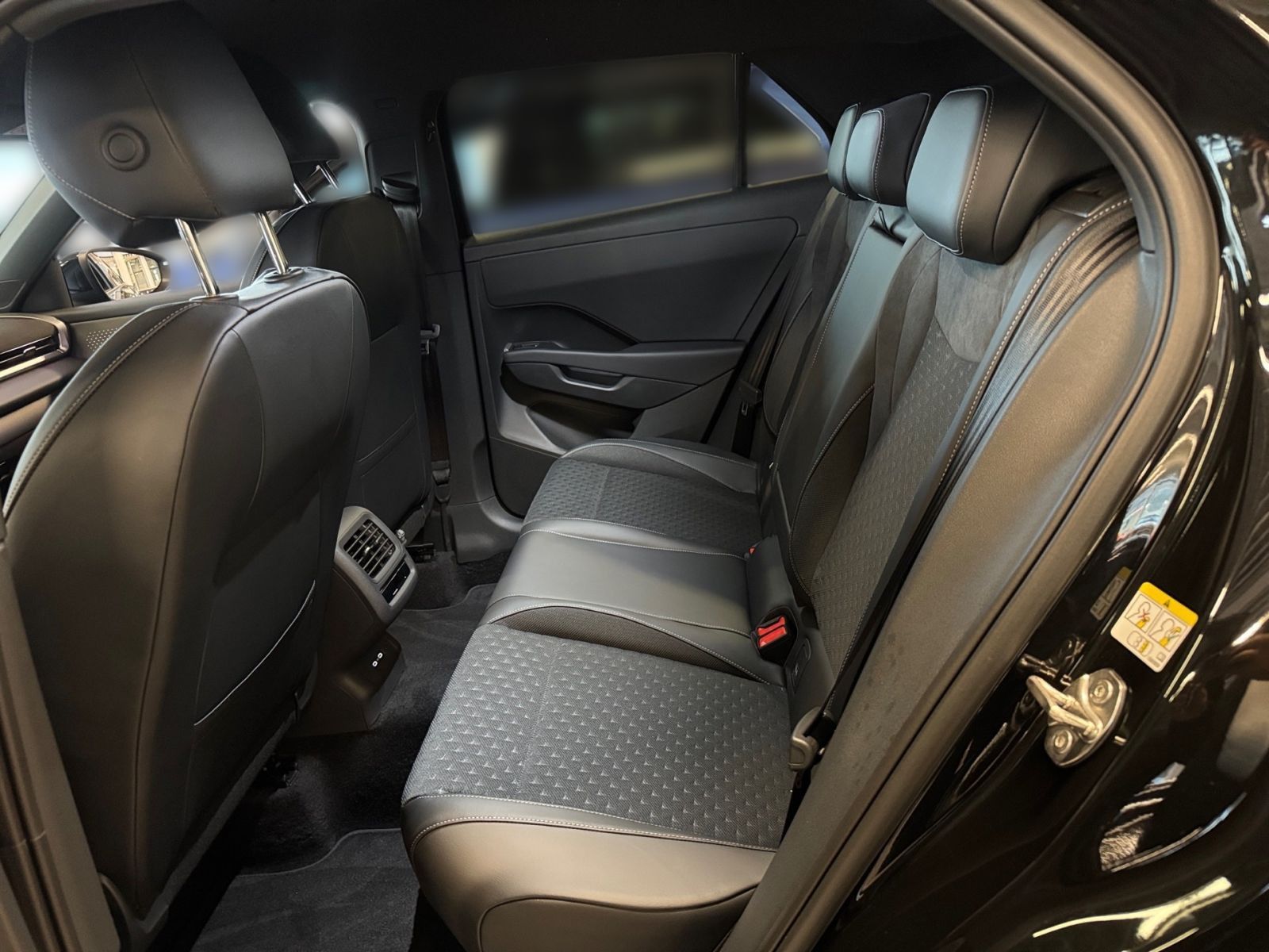 Volkswagen T-Roc - Bild 12