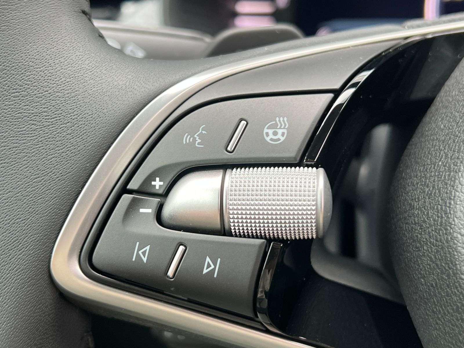 Fahrzeugabbildung SKODA Kamiq Tour 1.5 TSI DSG *AHK, Matrix-LED, Kamera,