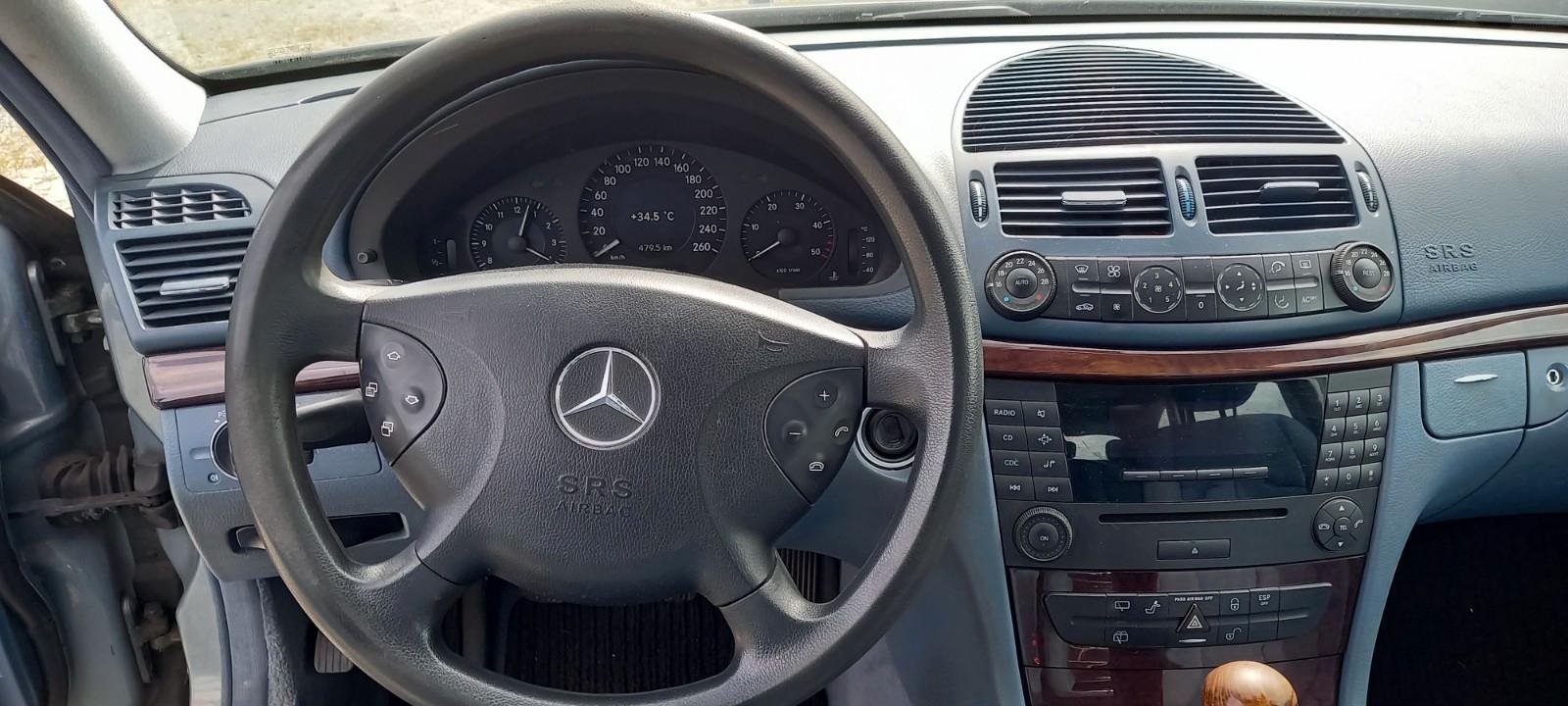Mercedes-Benz E220 2004 — photo 15