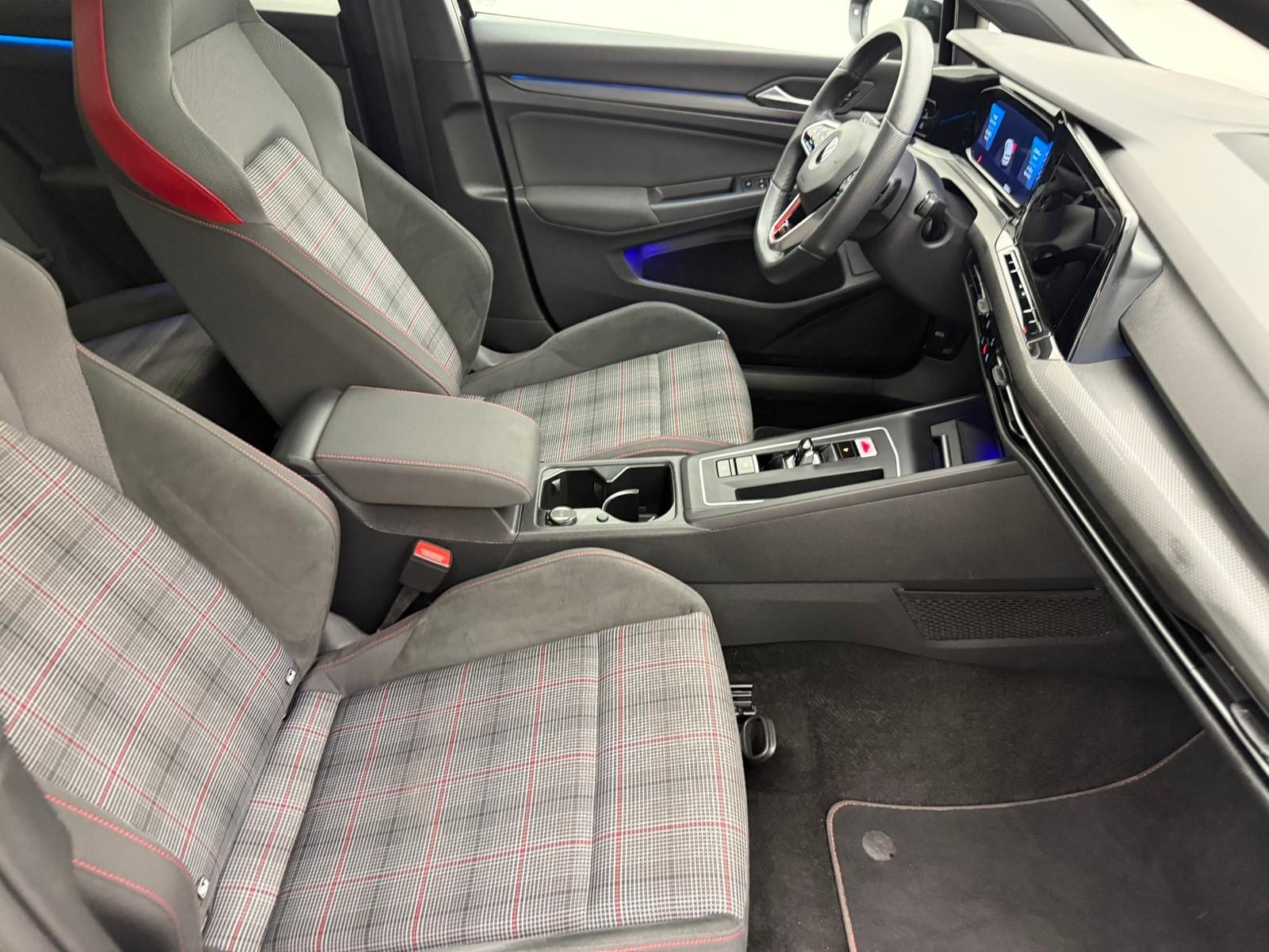 Volkswagen Golf 8 GTI 2.0 TSI DSG 245PS BlackPano19Keyless