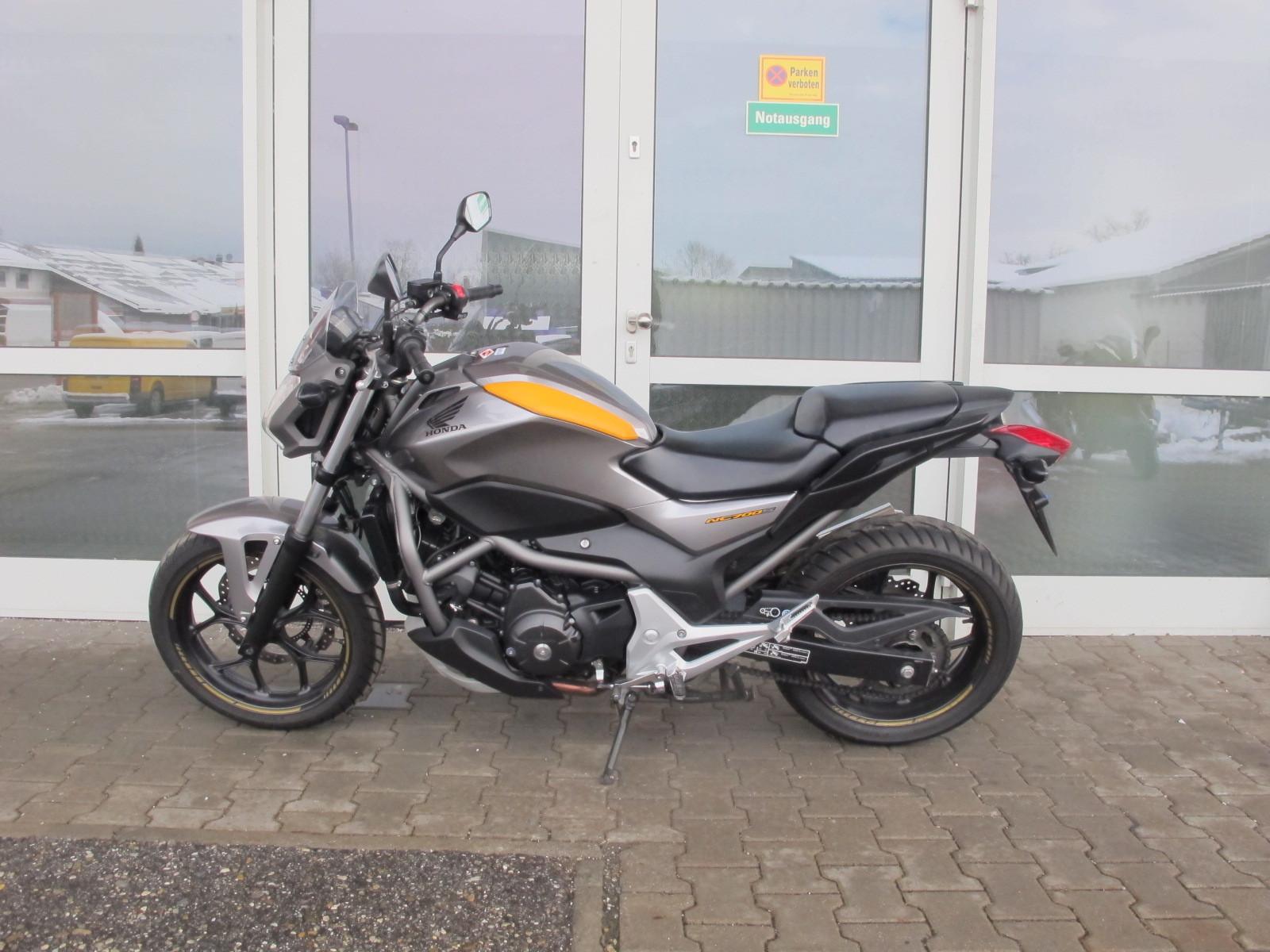 Honda NC 700 ABS  ** Top **