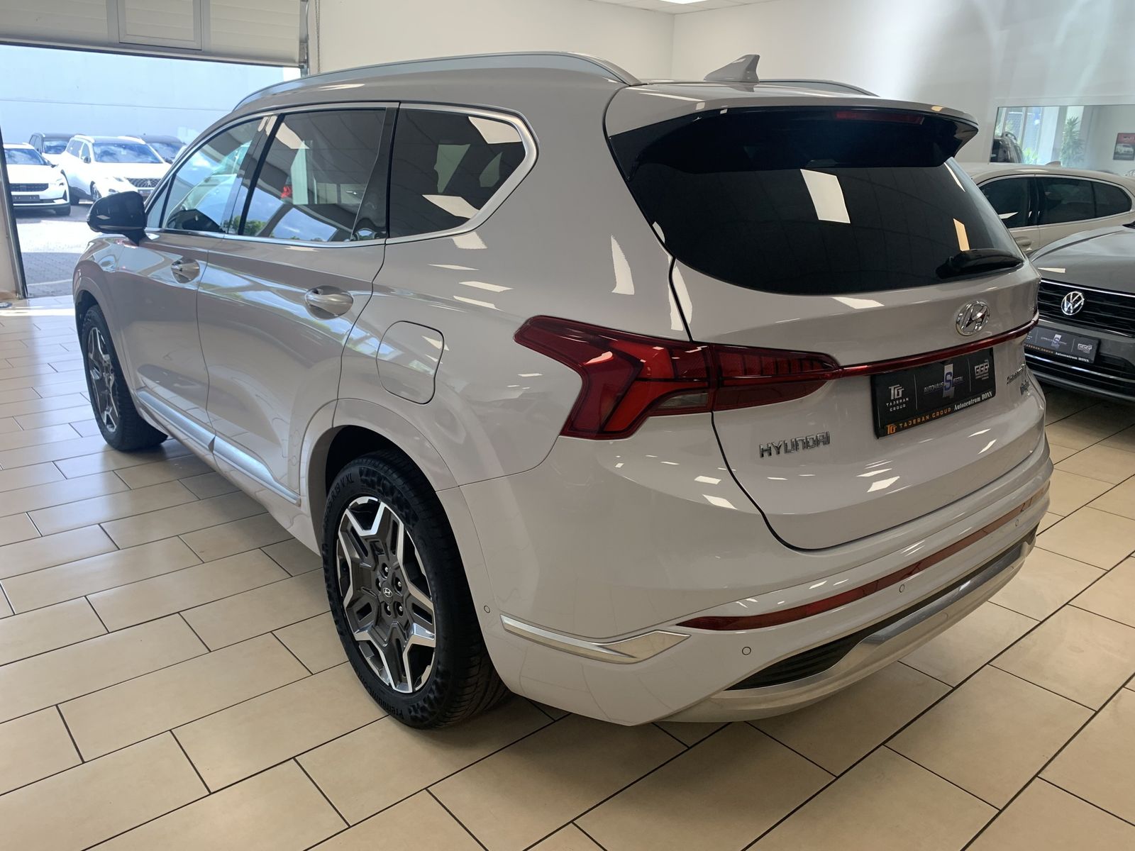 Hyundai Santa Fe Signature Plug-In Hybrid 4WD Pano Leder imagem 3