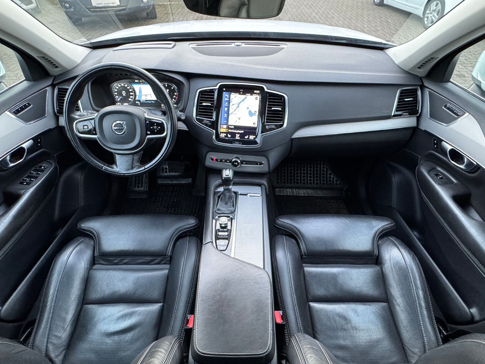 Fahrzeugabbildung Volvo XC90 INSCRIPTION AWD PANO HUD SITZKLIMA MEMORY