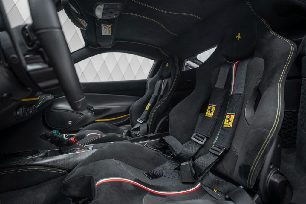 488 Pista Coupe YELLOW FULL CARBON FIBRE - Bild 16
