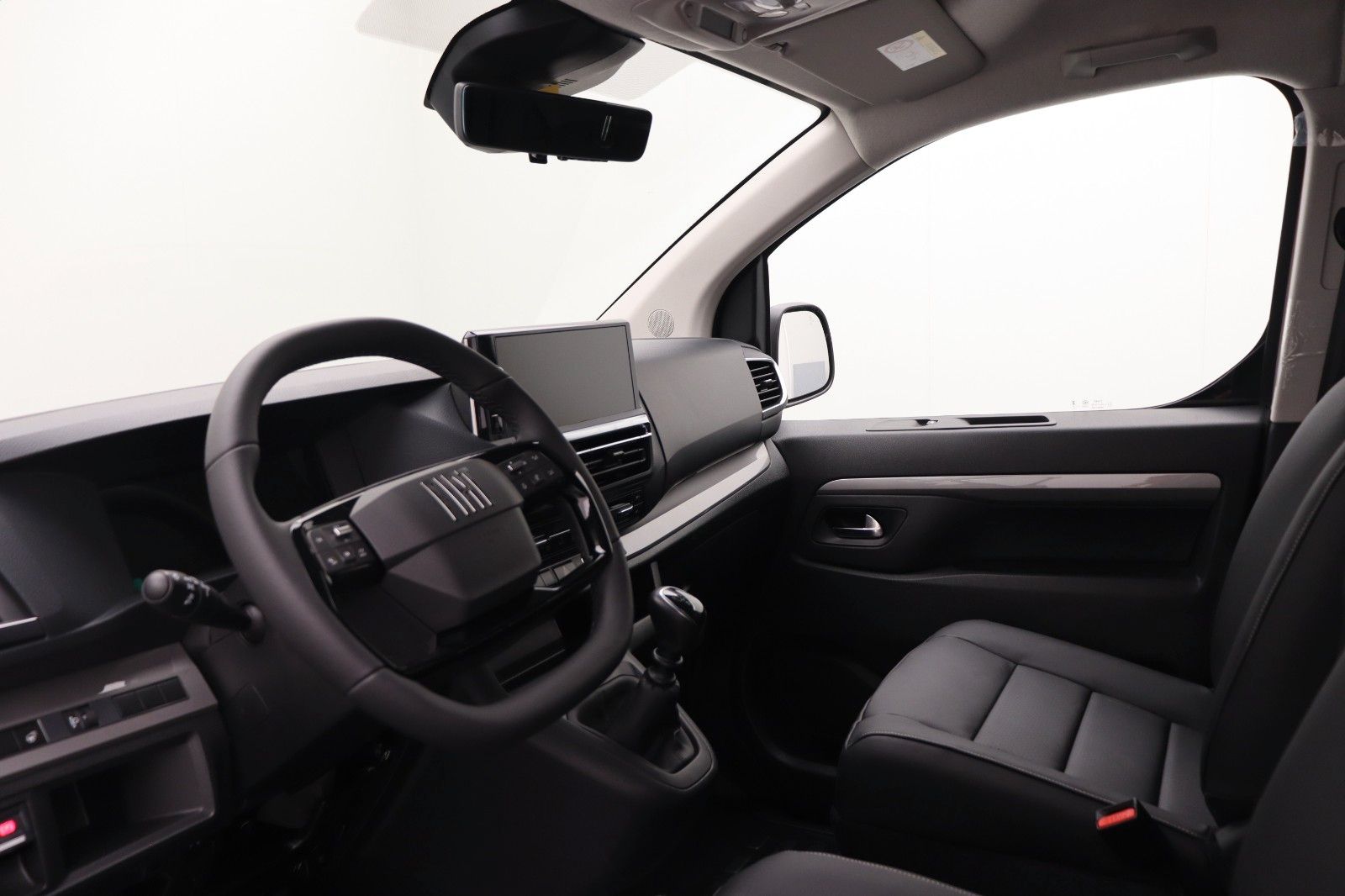 Fahrzeugabbildung Fiat Scudo Multicab   L3 2.0 145 MT6 LUXURY LEDER