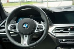 Fahrzeugabbildung BMW X5 M50 i Ultimate Edition Panoramadach Sky MY21