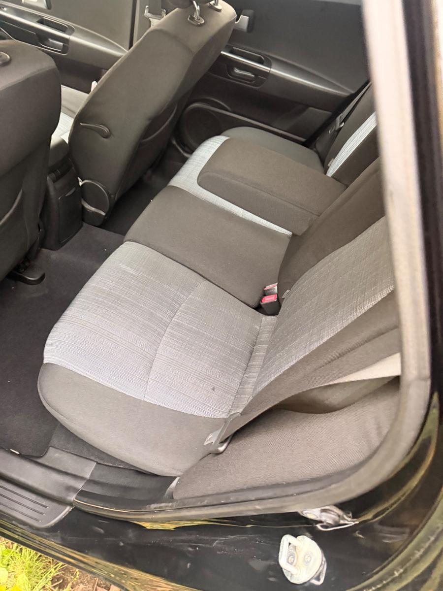 Kia cee'd 2010 — photo 8